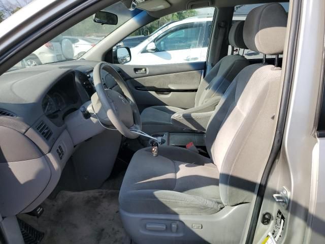 2005 Toyota Sienna CE