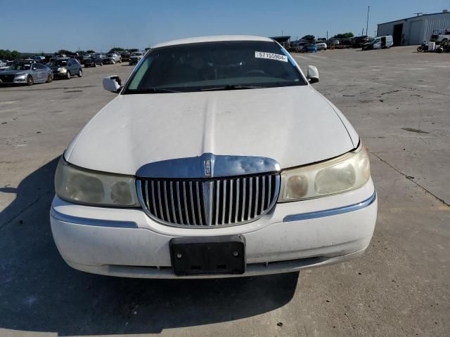 2000 Lincoln Town Car Signature