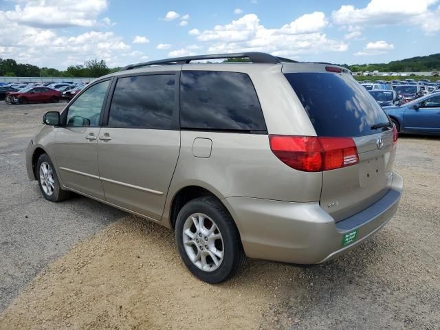 2004 Toyota Sienna LE