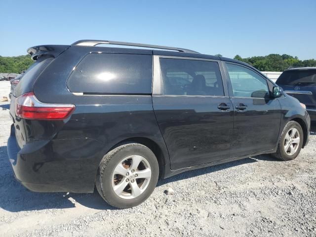 2017 Toyota Sienna LE