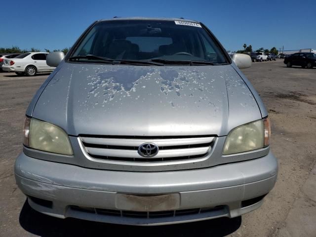 2003 Toyota Sienna LE