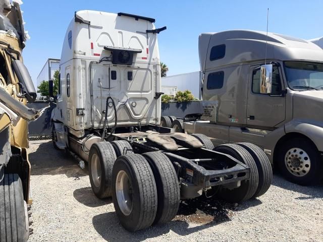 2018 Freightliner Cascadia 126