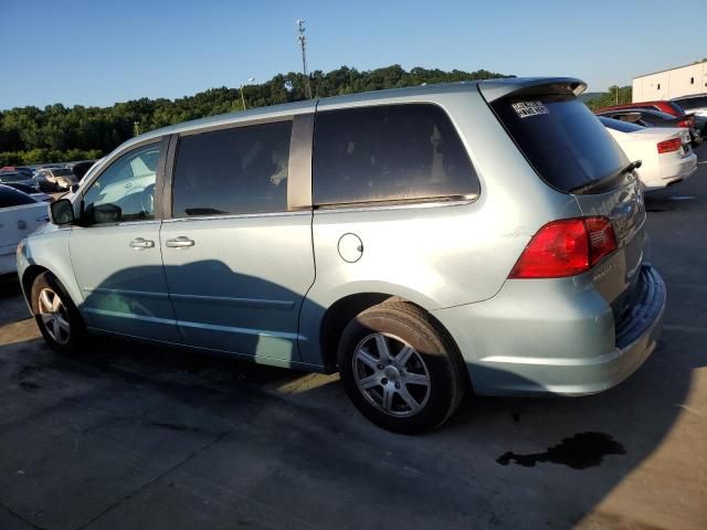 2010 Volkswagen Routan SE