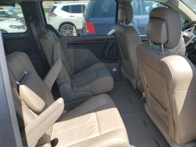 2016 Chrysler Town & Country Limited Platinum