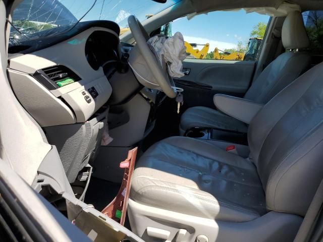 2012 Toyota Sienna XLE