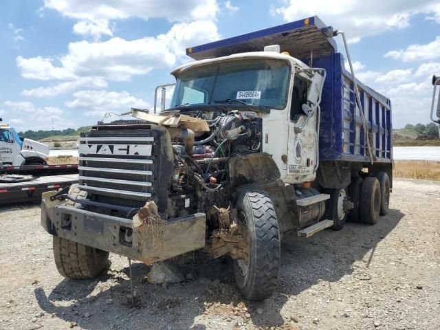 2007 Mack 700 CTP700