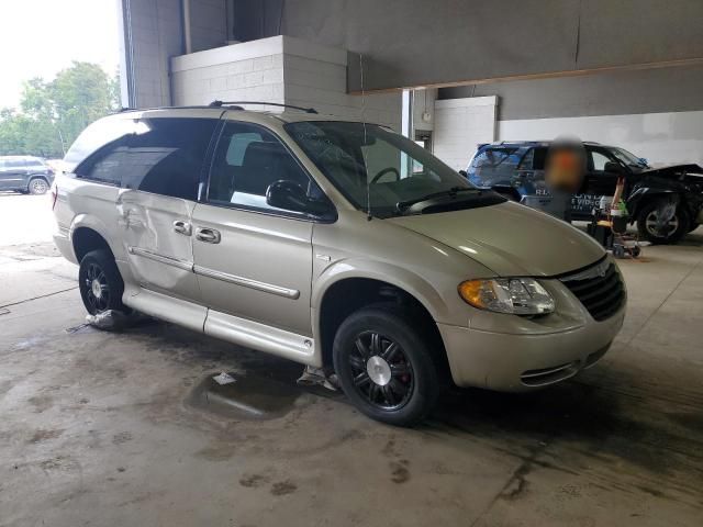 2005 Chrysler Town & Country Touring