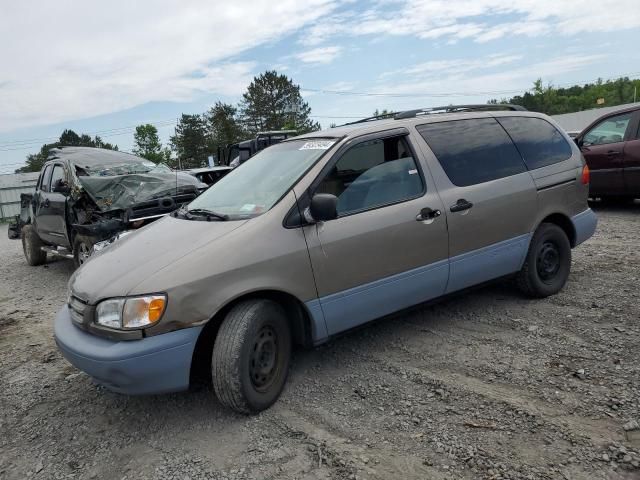 1999 Toyota Sienna CE