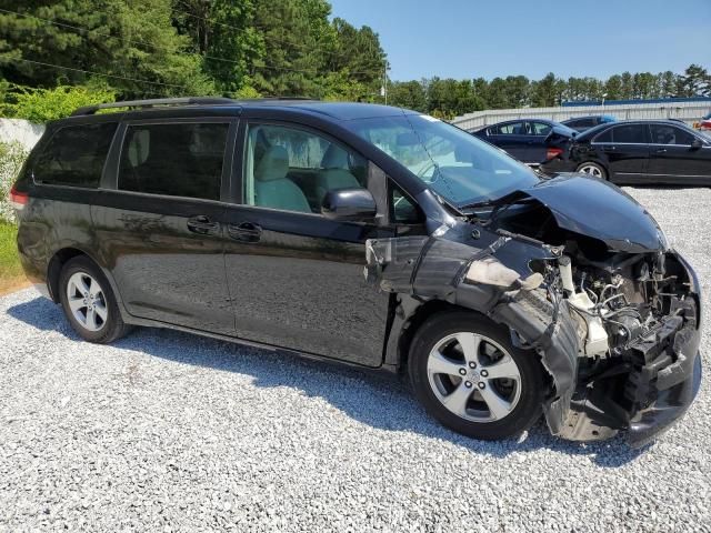 2013 Toyota Sienna LE