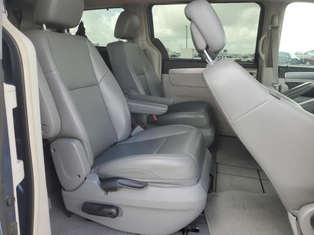 2012 Volkswagen Routan SE