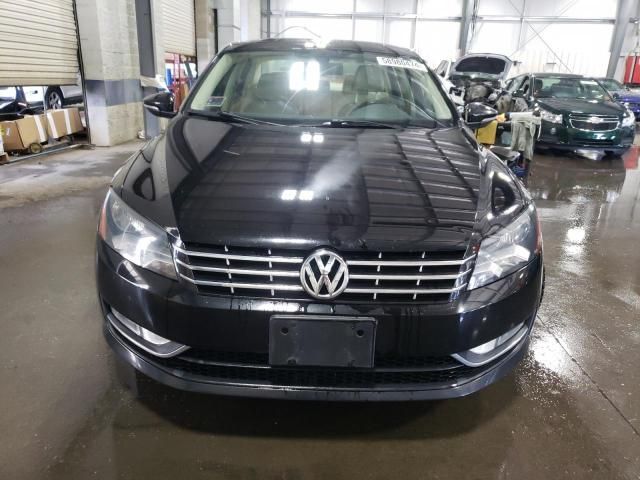 2012 Volkswagen Passat SEL