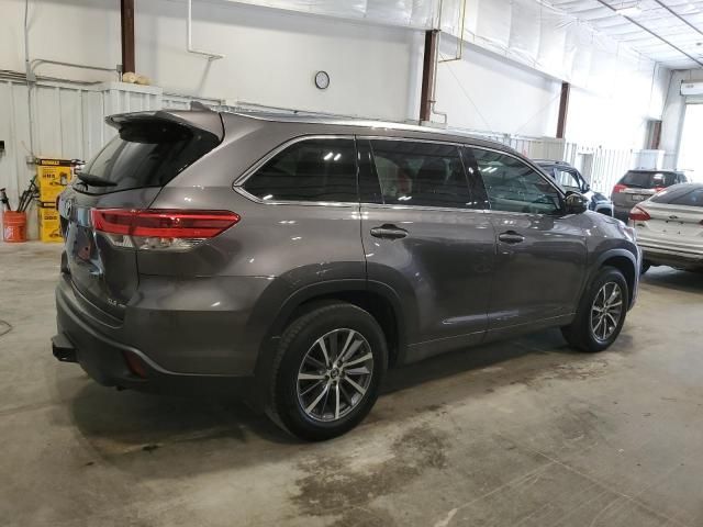 2017 Toyota Highlander SE