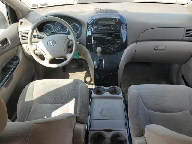 2004 Toyota Sienna CE