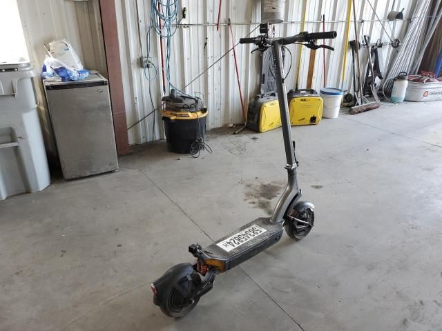 2000 Electra Elec Scooter