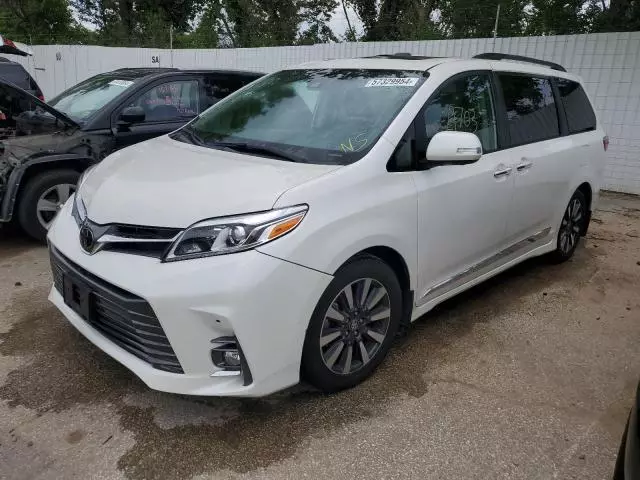 2019 Toyota Sienna XLE