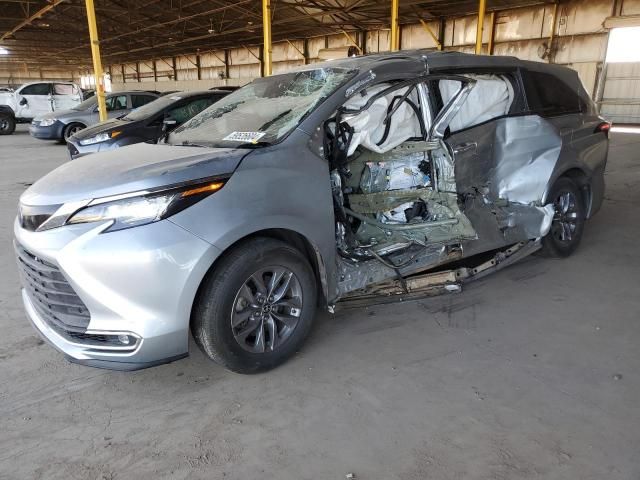 2022 Toyota Sienna XLE