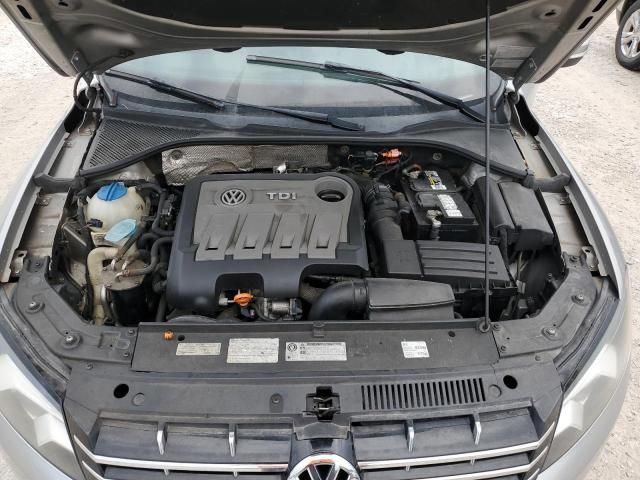 2013 Volkswagen Passat SE