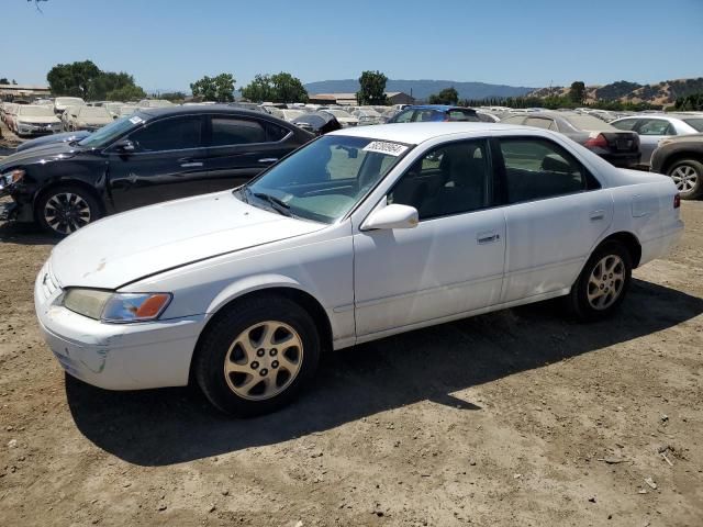 1999 Toyota Camry LE