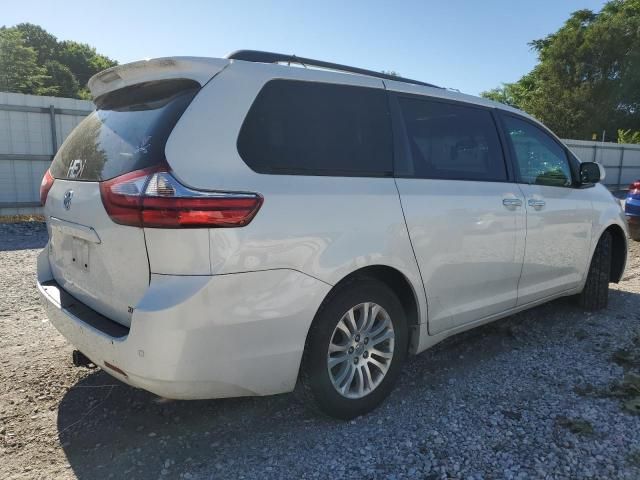 2016 Toyota Sienna XLE