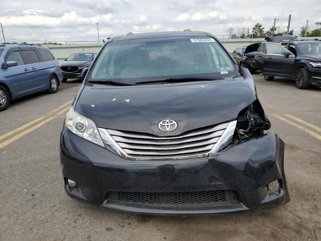 2016 Toyota Sienna XLE