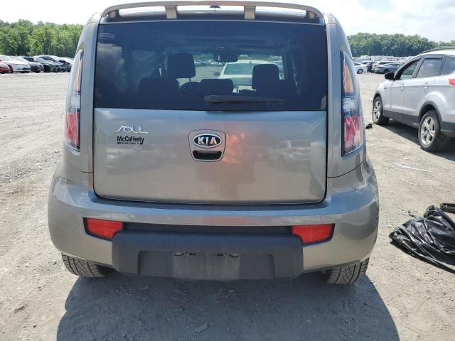 2010 KIA Soul +