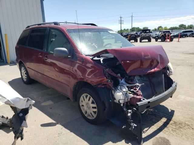 2005 Toyota Sienna CE