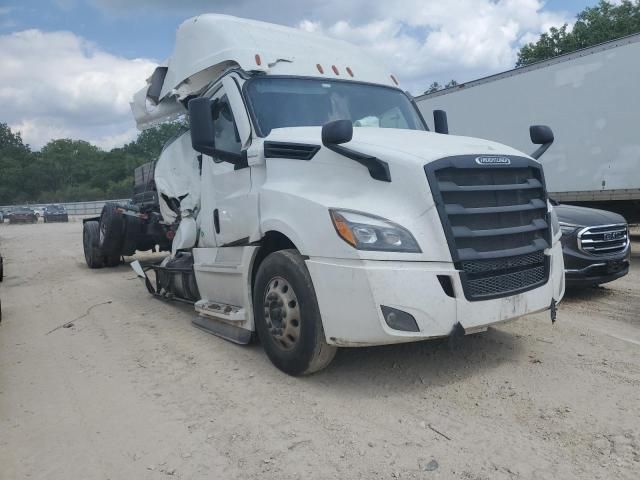 2021 Freightliner Cascadia 126