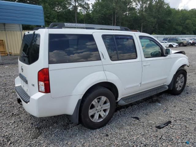 2005 Nissan Pathfinder LE