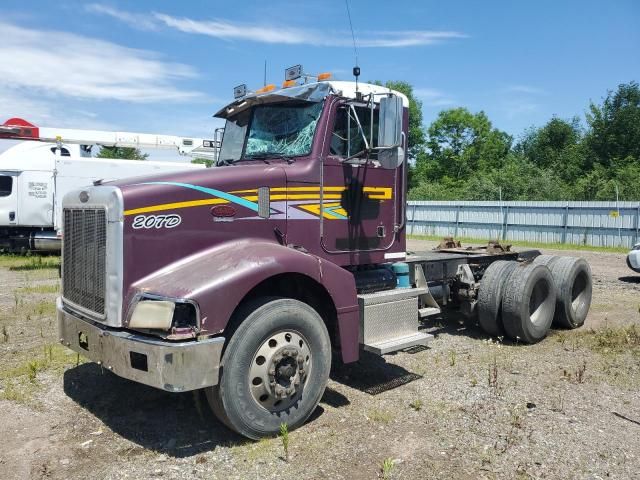 2001 Peterbilt 385