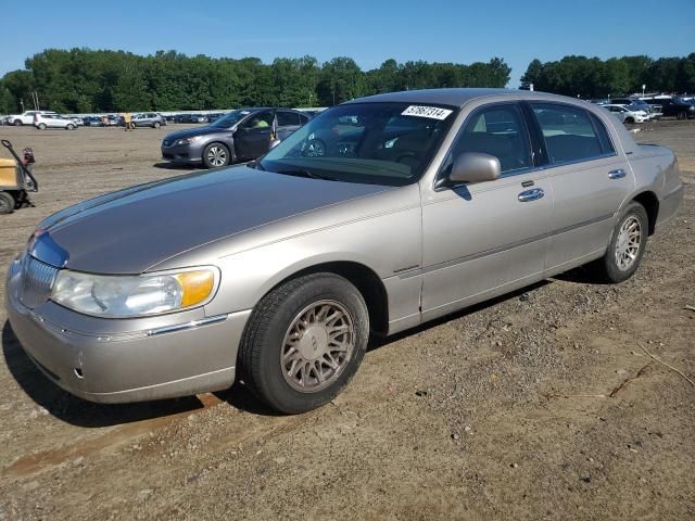 1999 Lincoln Town Car Signature