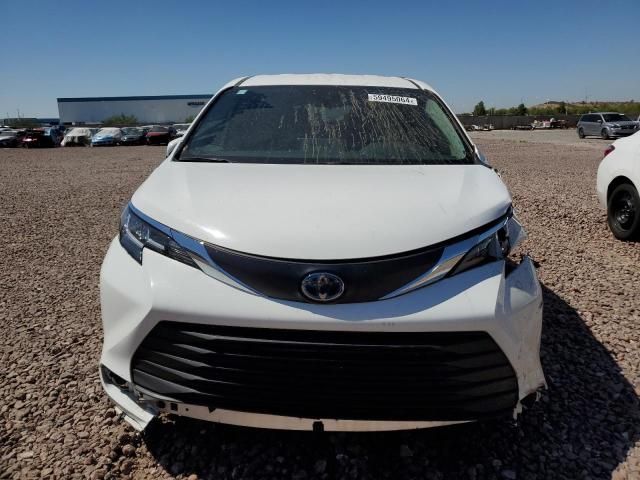 2021 Toyota Sienna LE