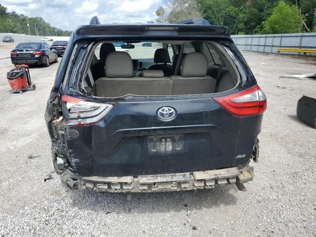 2016 Toyota Sienna XLE