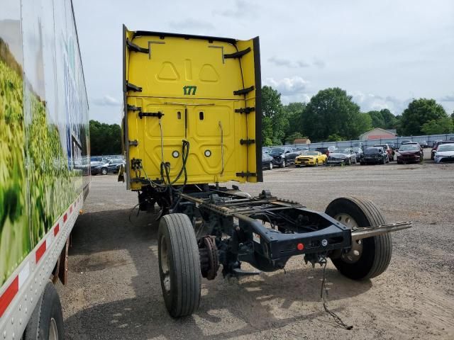 2020 Freightliner Cascadia 126