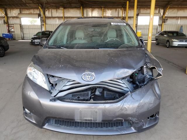 2013 Toyota Sienna XLE