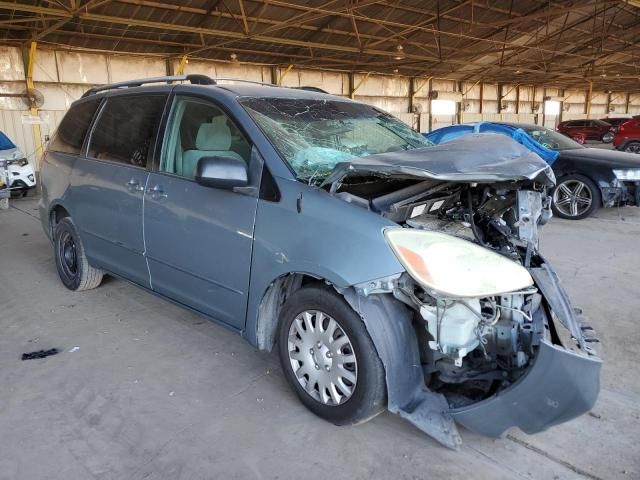 2004 Toyota Sienna CE