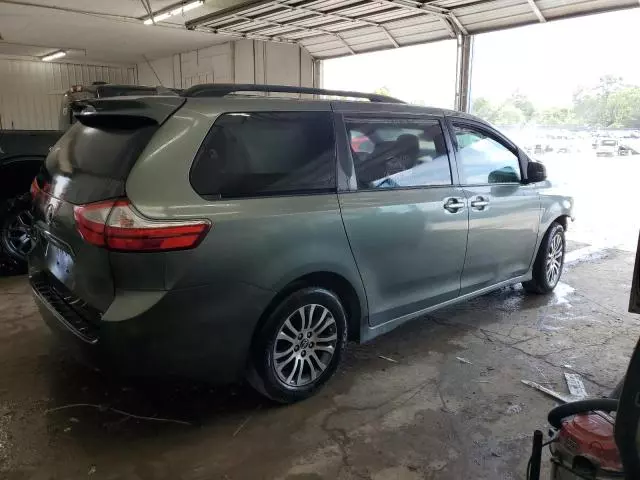 2019 Toyota Sienna XLE