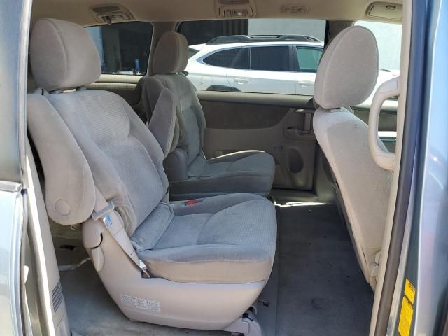 2009 Toyota Sienna CE