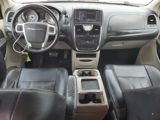 2014 Chrysler Town & Country Touring L