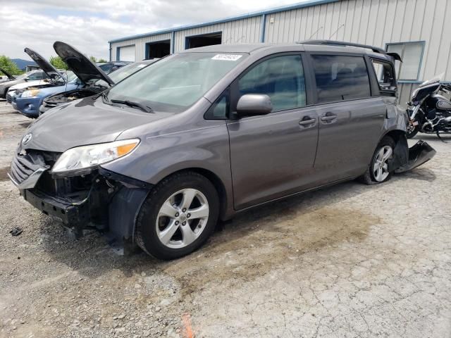 2017 Toyota Sienna LE