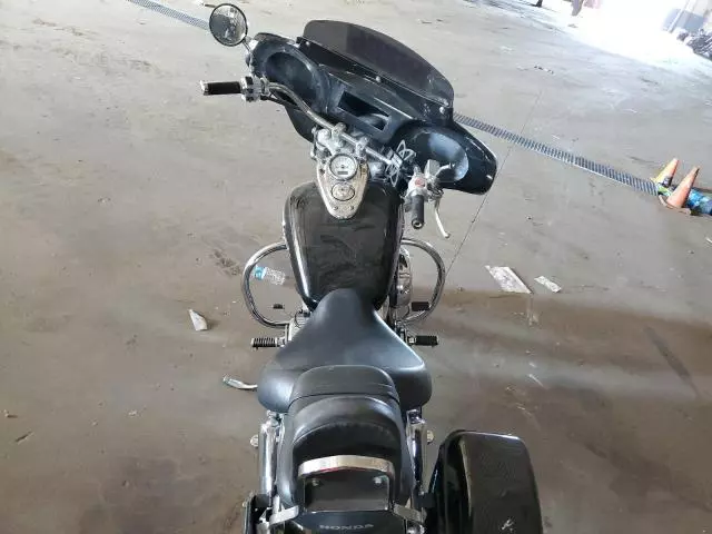 2001 Honda VT750 CD