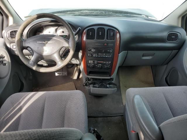 2006 Chrysler Town & Country LX