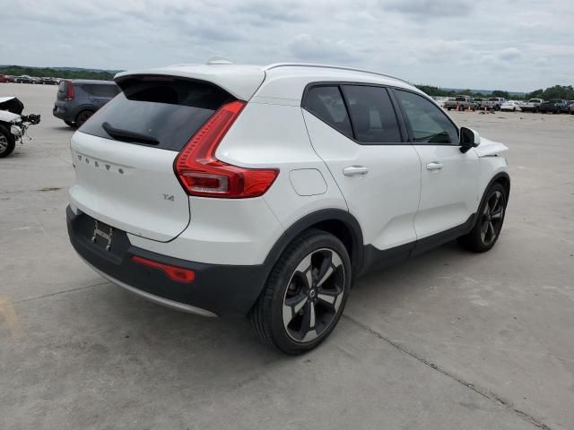 2019 Volvo XC40 T4 Momentum