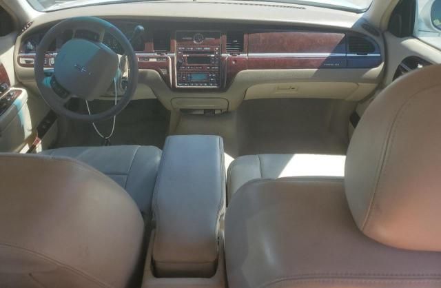 2006 Lincoln Town Car Signature