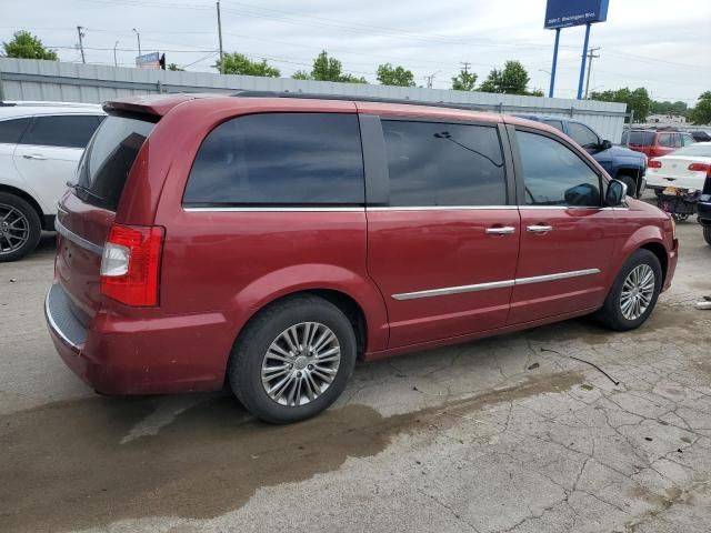 2011 Chrysler Town & Country Touring L