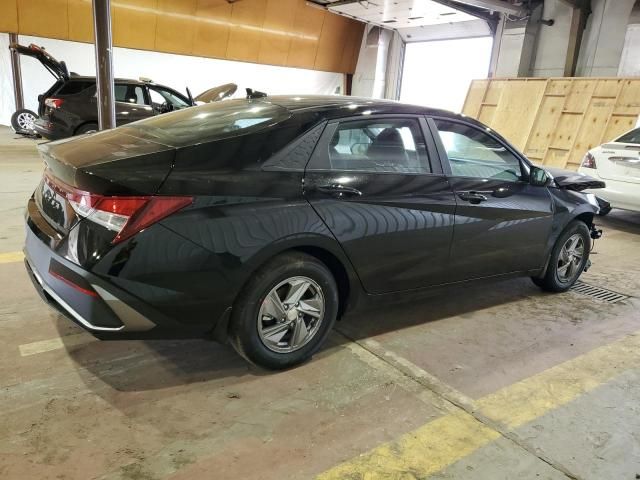 2024 Hyundai Elantra SE