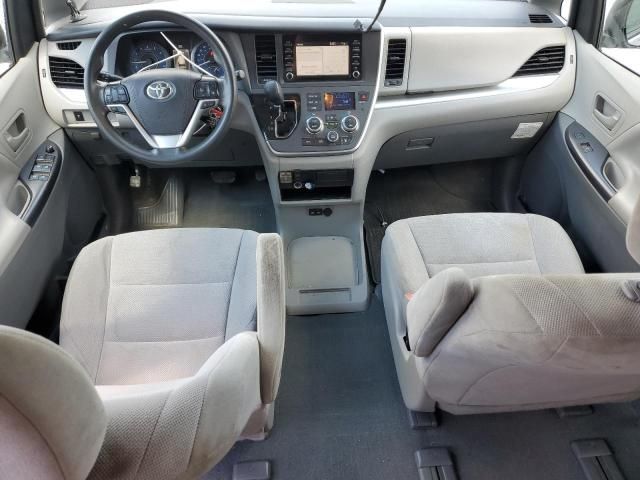 2020 Toyota Sienna L