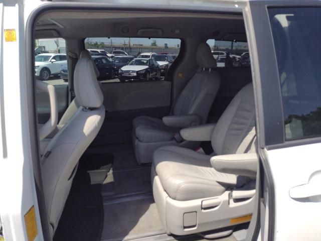 2012 Toyota Sienna XLE