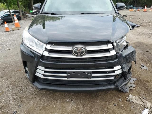 2017 Toyota Highlander SE