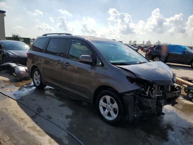 2017 Toyota Sienna LE