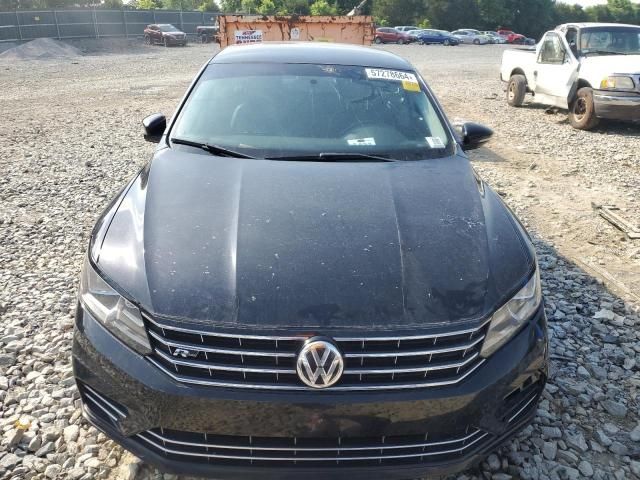 2017 Volkswagen Passat R-Line